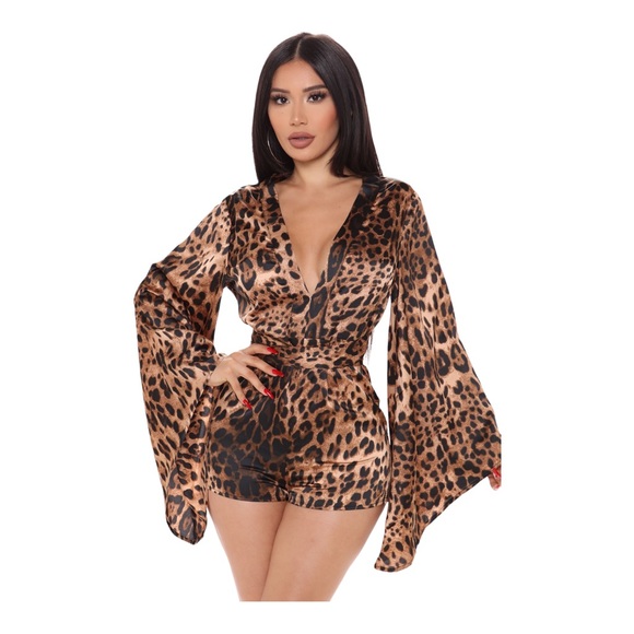 Fashion Nova Pants - Fashion Nova Longsleeve Leopard Print Romper Size Medium
